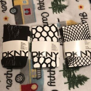 DKNY LEGGINGS SIZE S/M
3 pairs for $20